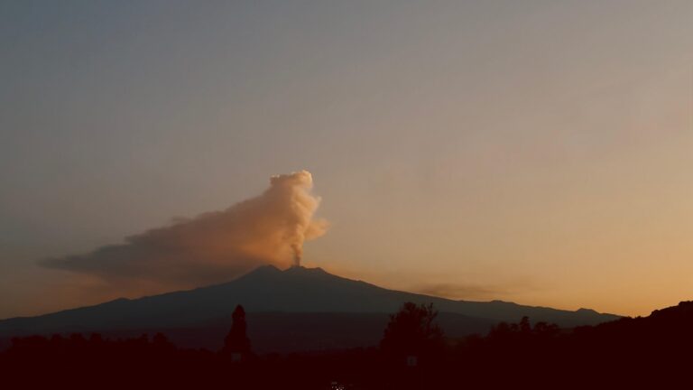 Etna al tramonto
